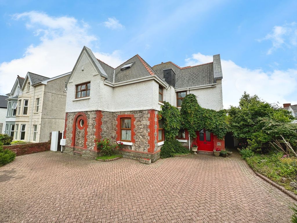 Property photo 1 of 36