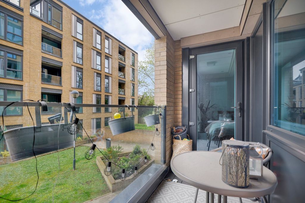 Property photo 2 of 22