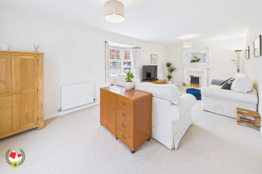 Property photo 2 of 17