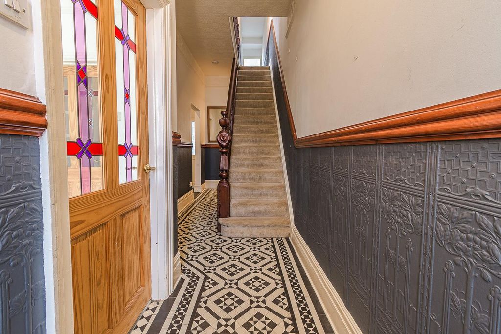 Property photo 3 of 29 Entrance Hallway