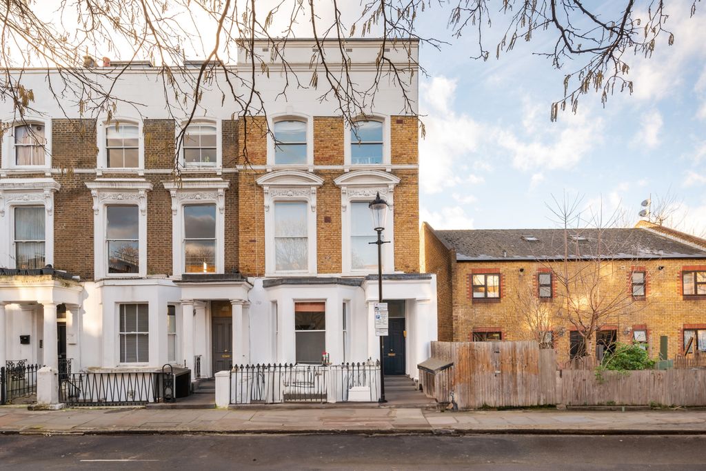 Property photo 2 of 8