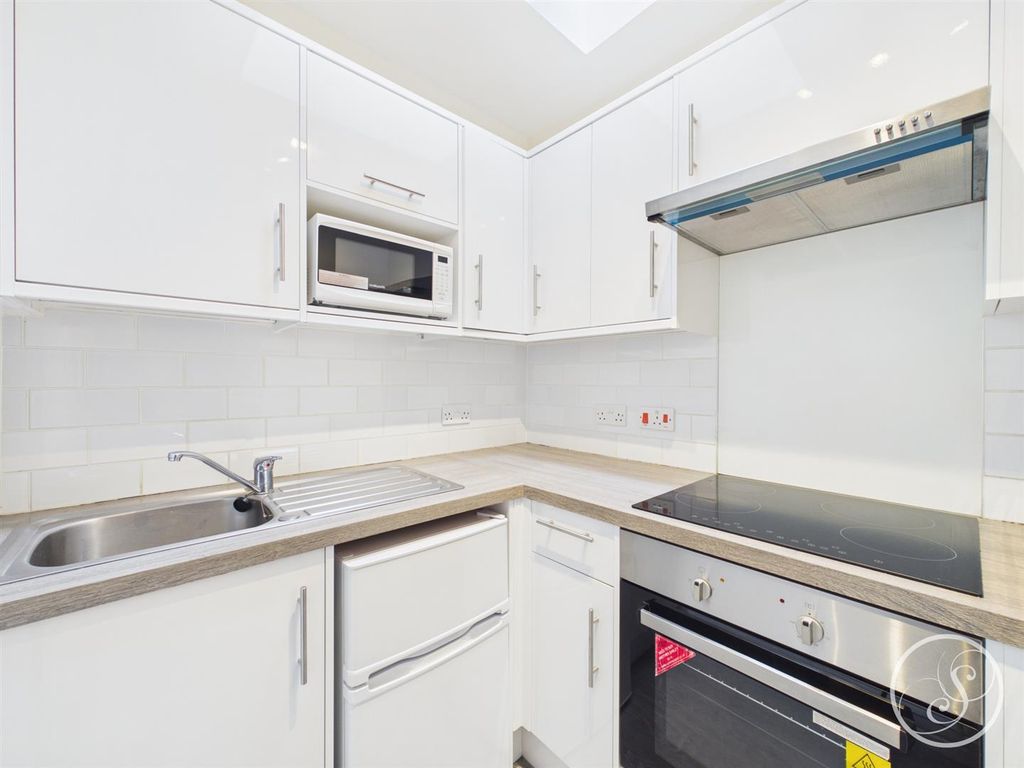Property photo 1 of 16 Cam02071G0-Pr0996-Still016.Jpg