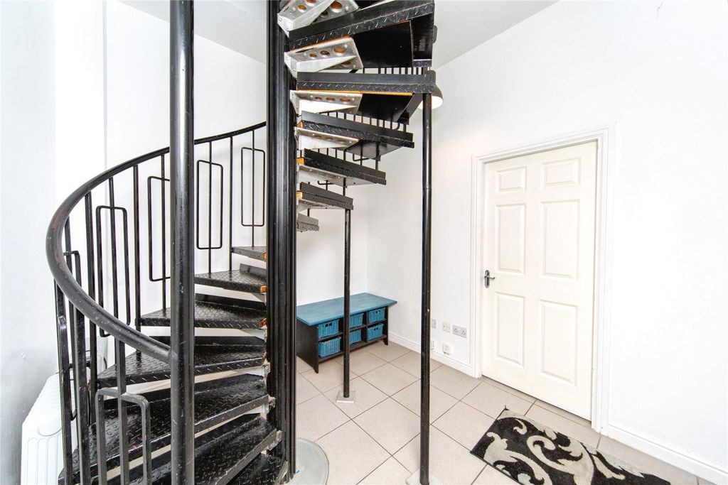 Property photo 3 of 28 Picture No. 11