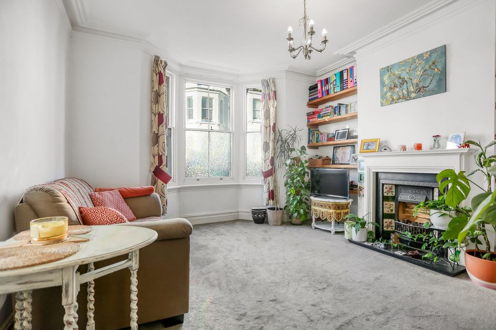 Property photo 2 of 19