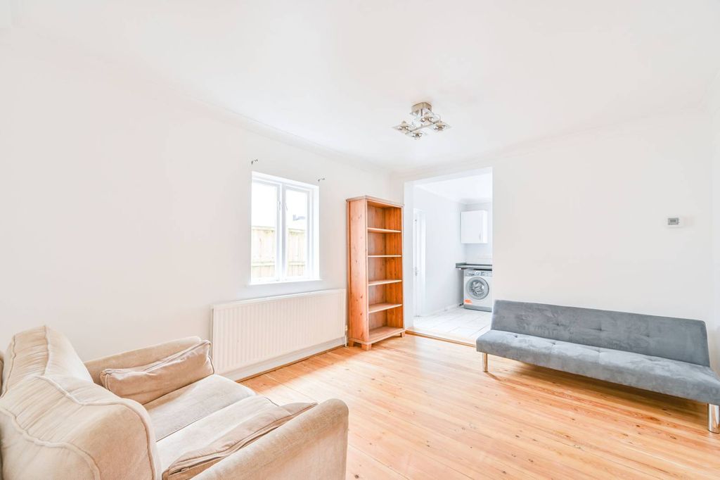 Property photo 1 of 2