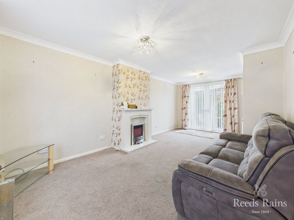 Property photo 2 of 13 Sitting/Dining Room