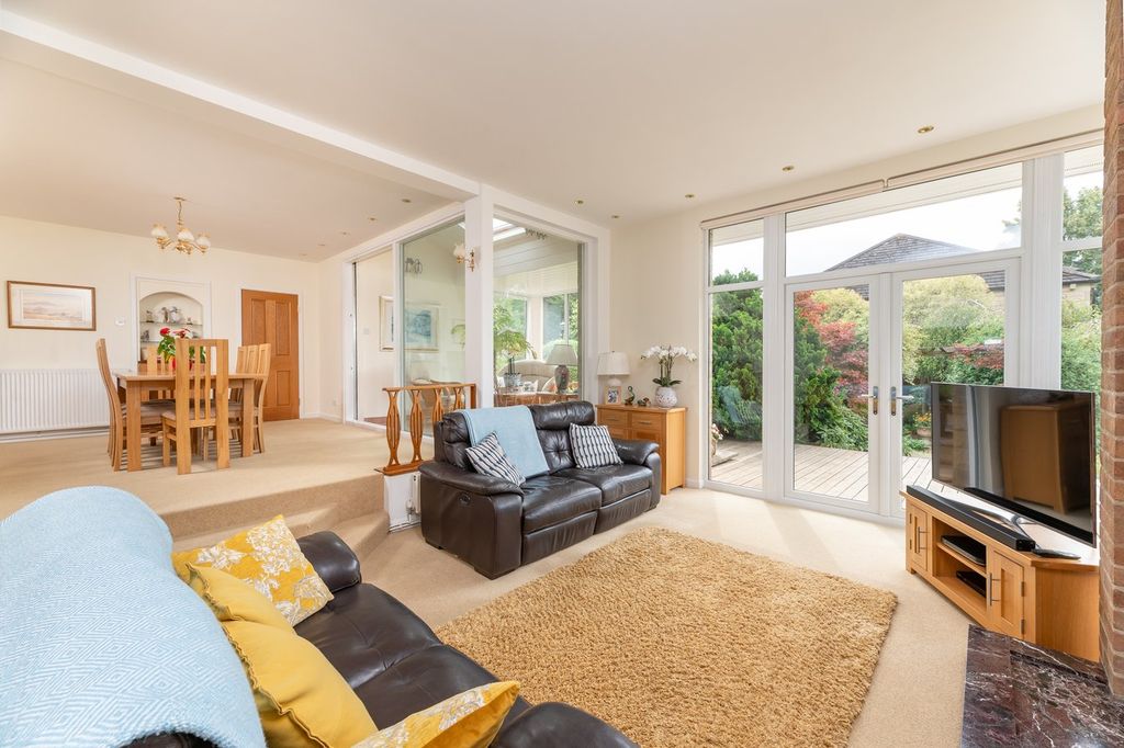 Property photo 2 of 60