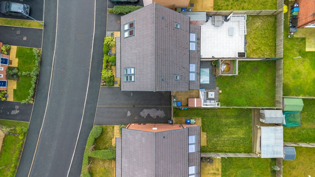 Property photo 2 of 22