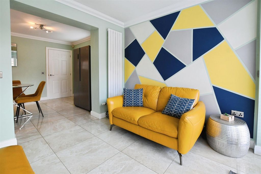 Property photo 3 of 18 Snug/Sun Room