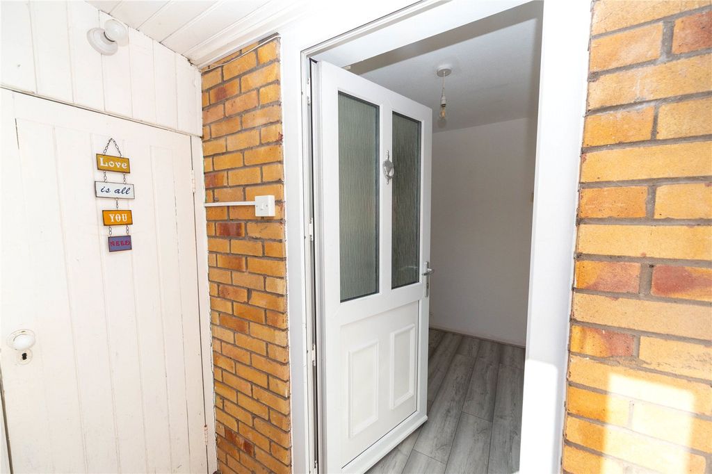 Property photo 3 of 16 Picture No. 23