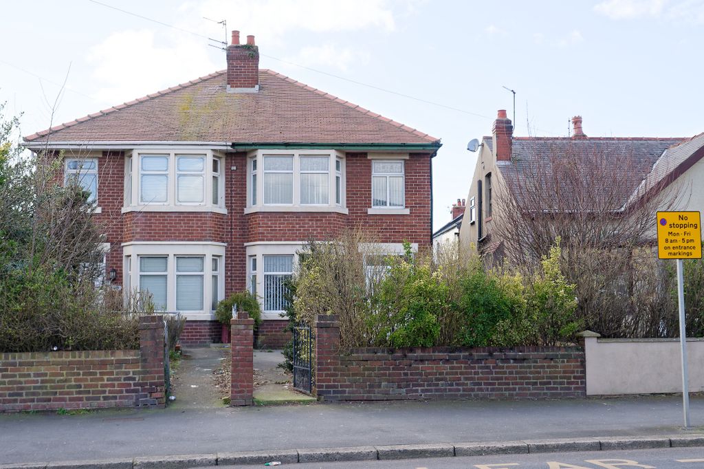 Property photo 1 of 37