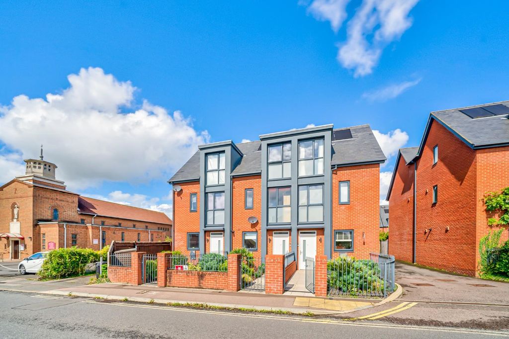 Property photo 1 of 17 72_Station_Road-21.Jpg