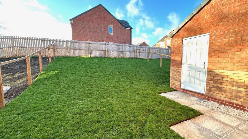 Property photo 2 of 11 Picture No. 03