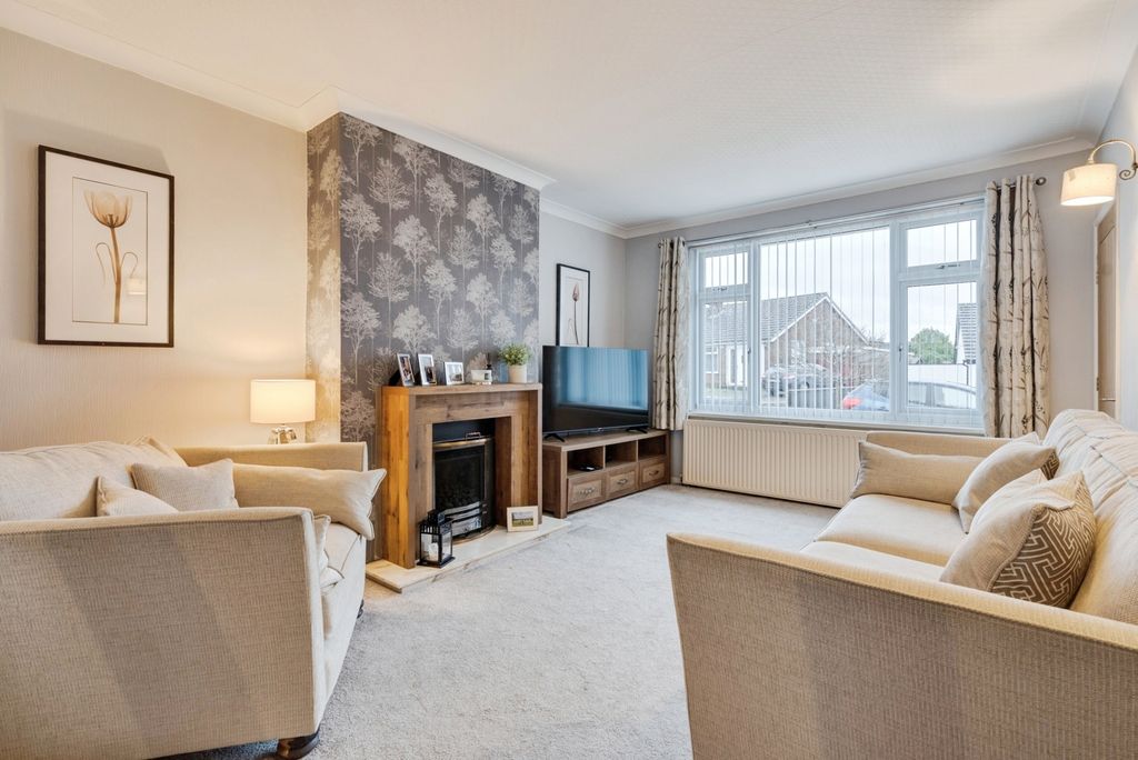 Property photo 3 of 17 Pbox-Img.Jpg