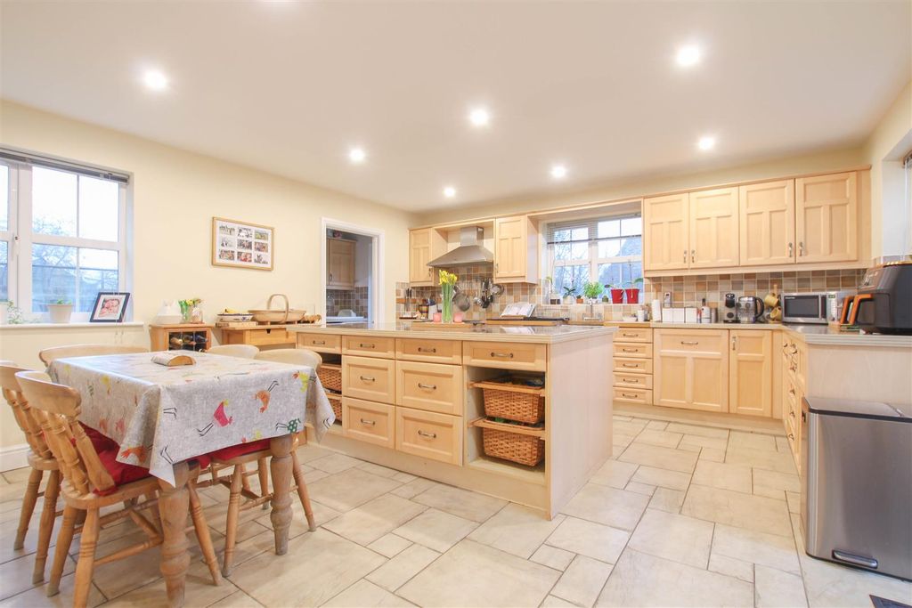 Property photo 2 of 17 Img_8495.Jpg