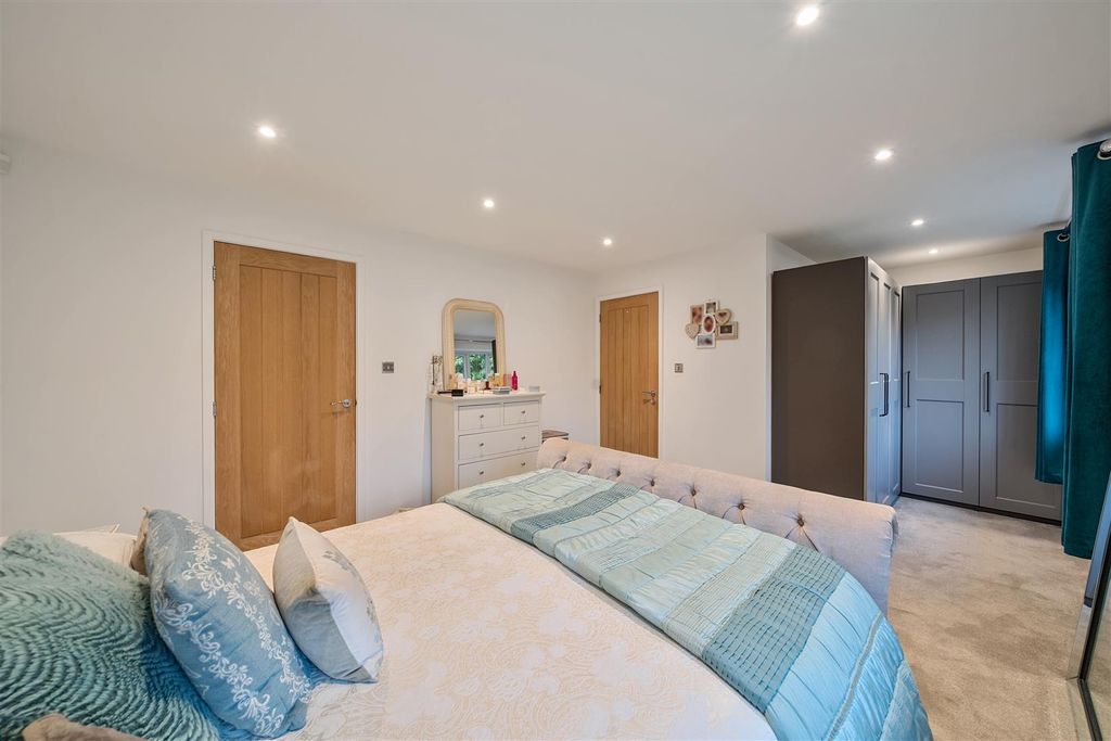 Additional image 40 of 6 bed detached house for saleOutwood Lane, Chipstead, Coulsdon CR5