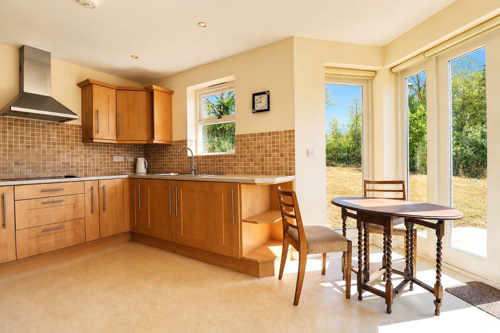 Property photo 3 of 16 3 - Picture No. 12