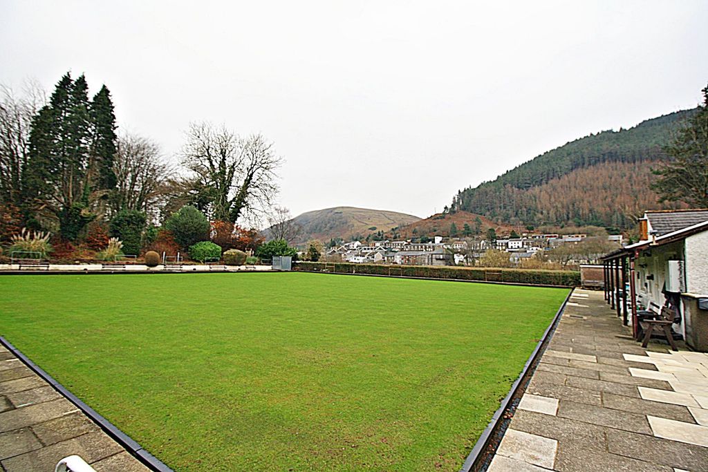 Property photo 2 of 26 Bowling Green