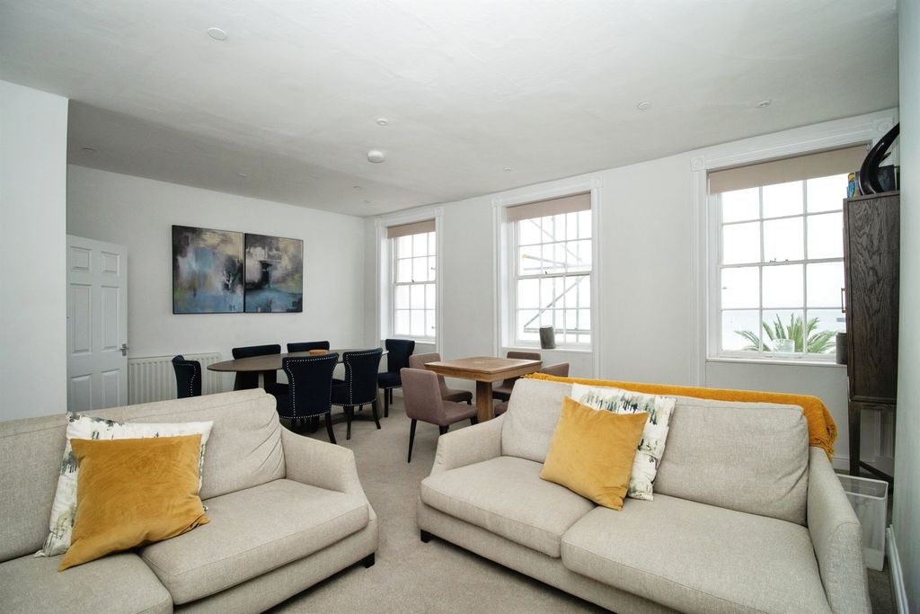 Property photo 1 of 28
