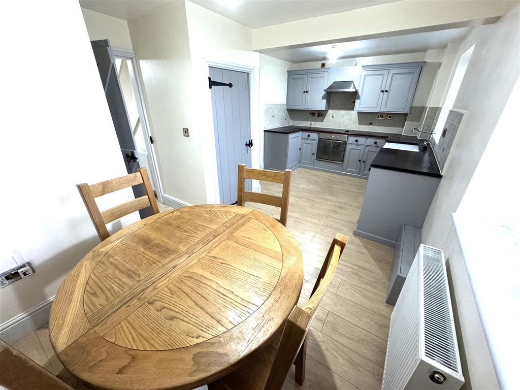 Property photo 3 of 12 Img_5586.Jpg