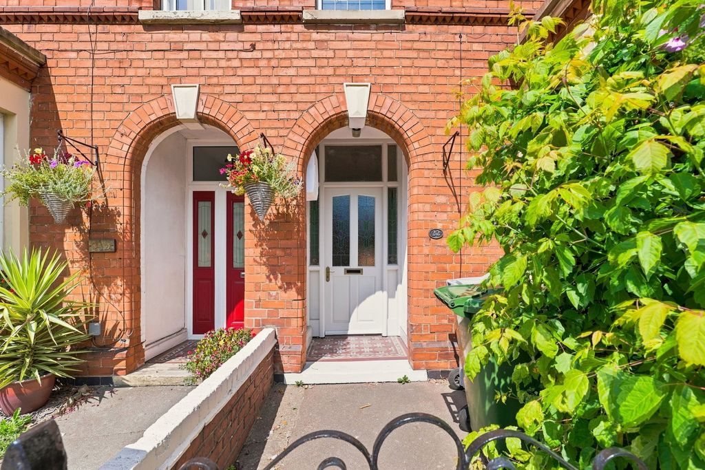 Property photo 2 of 30