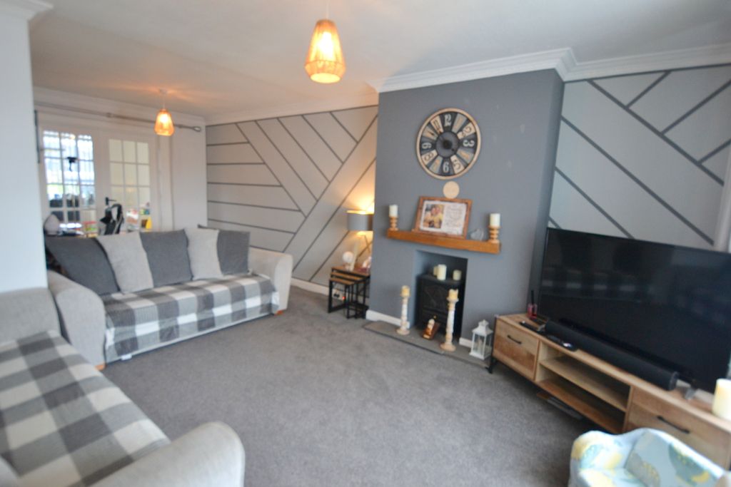 Property photo 2 of 23