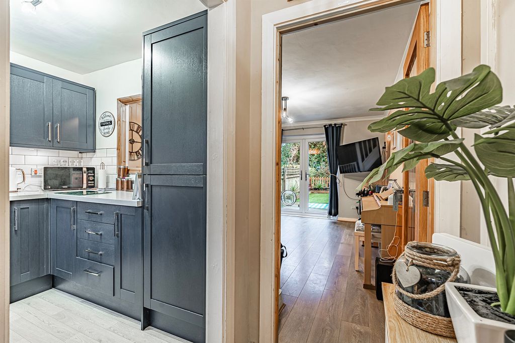 Property photo 2 of 22