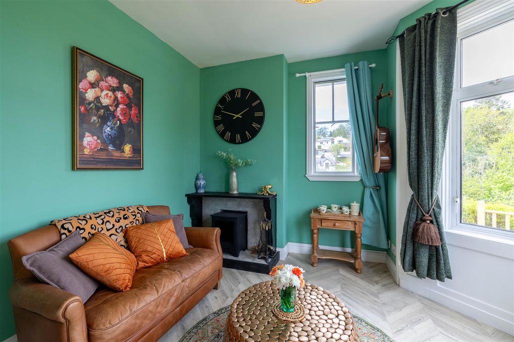 Property photo 2 of 31 S002.Jpg