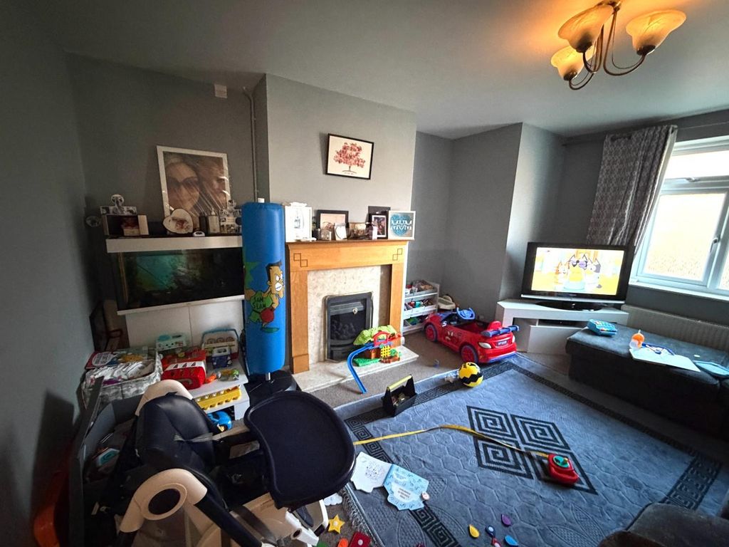 Property photo 3 of 14 Living Room.Jpg