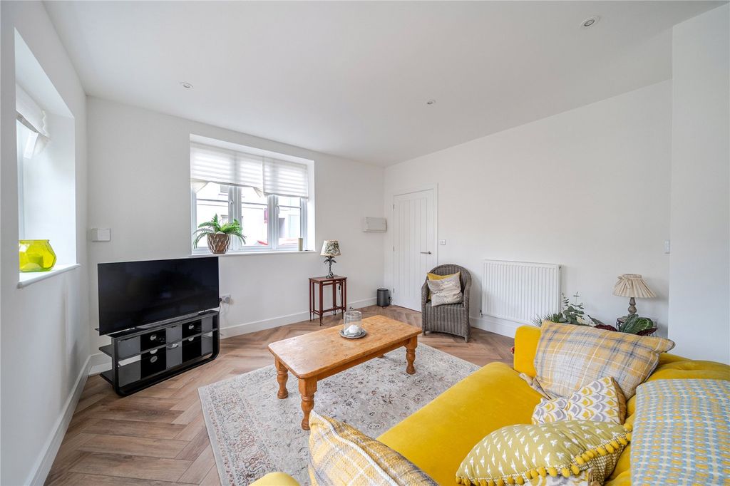 Property photo 3 of 18 Picture No. 11