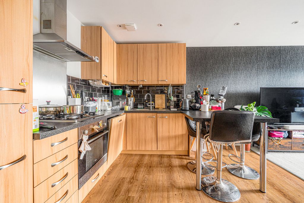 Property photo 2 of 19 1-6Ae0B5881783E-1...