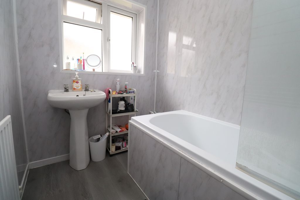 Property photo 3 of 6 Photo 6