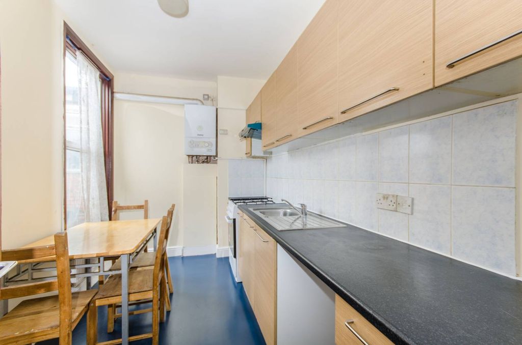 Property photo 1 of 5