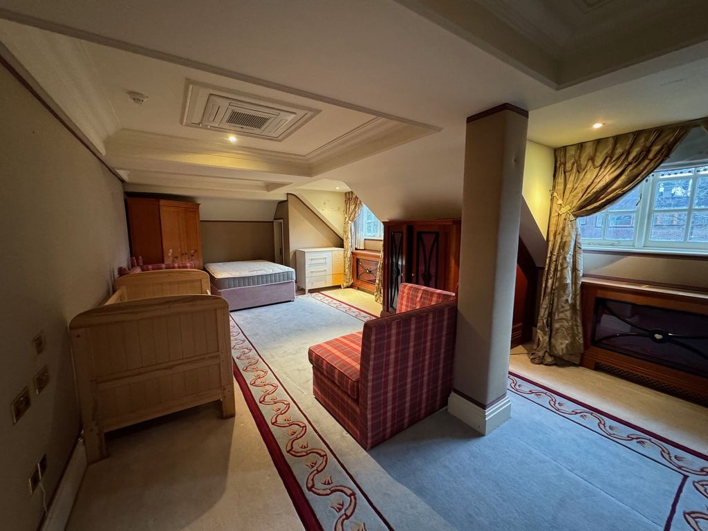 Property photo 3 of 6