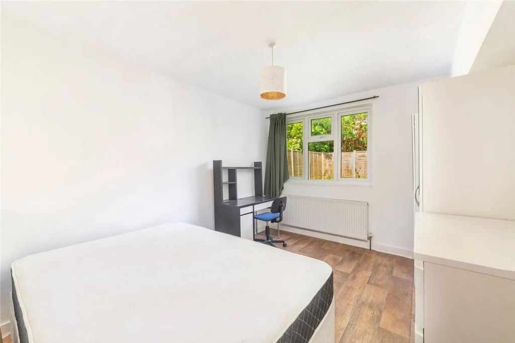 Property photo 3 of 21 33A_Fairbrdige_3.Jpg