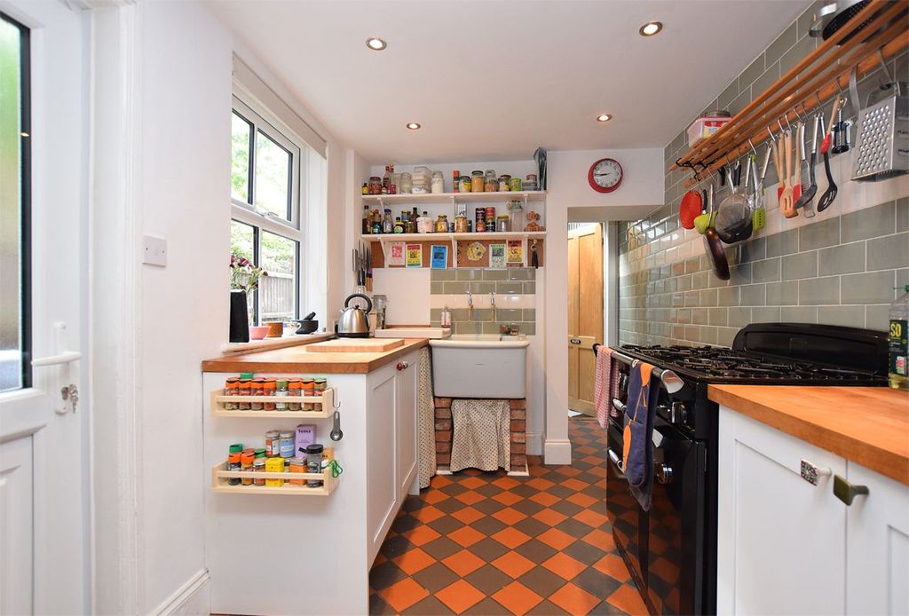 Property photo 3 of 12