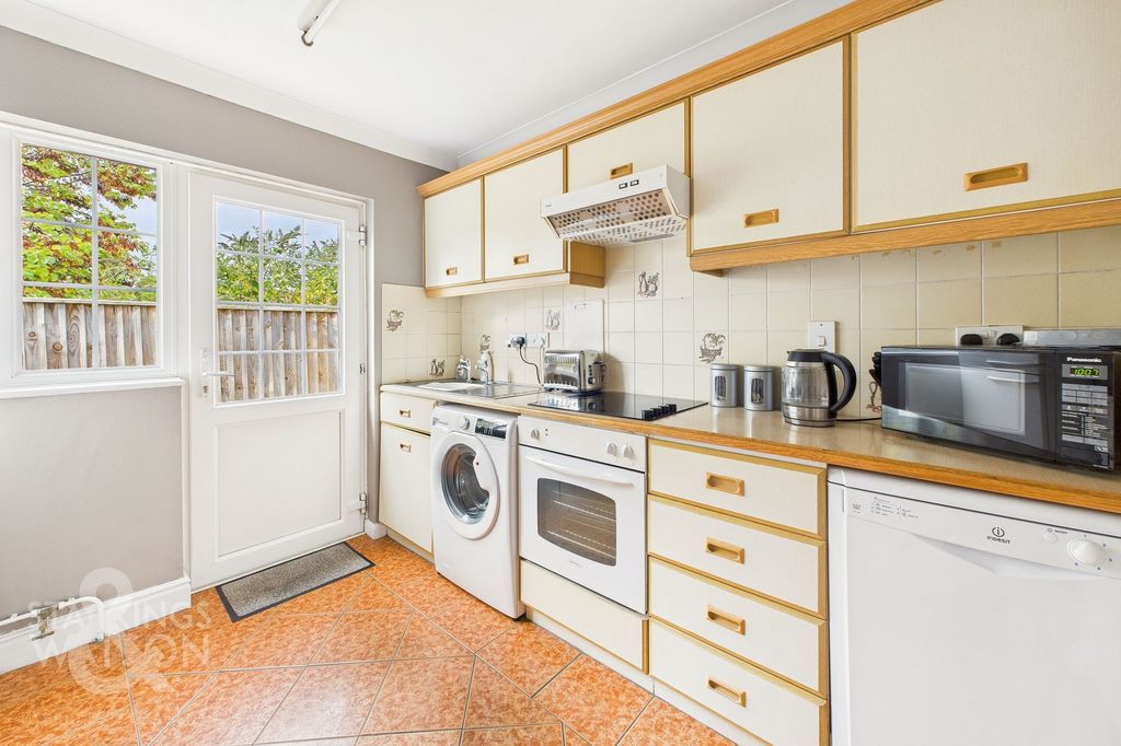 Property photo 3 of 19