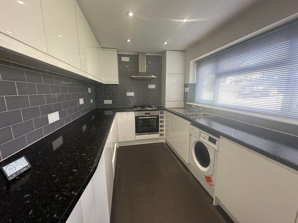 Property photo 2 of 18 Photo 4