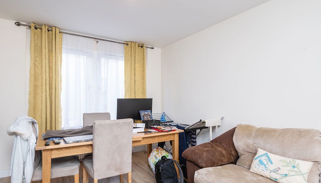 Property photo 2 of 16