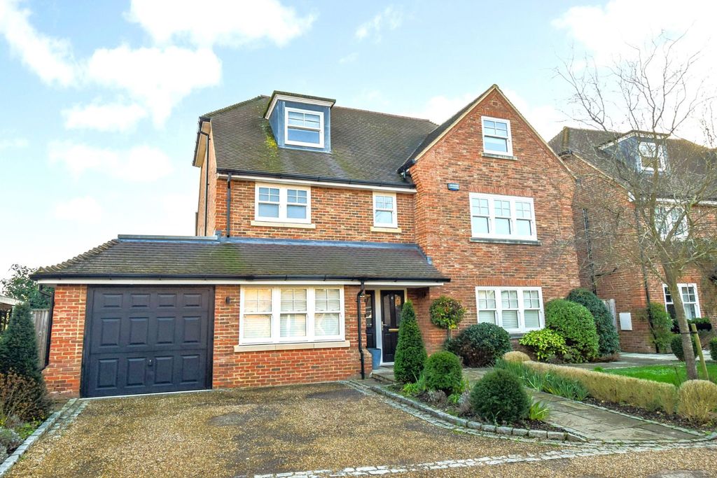 Property photo 1 of 34 External