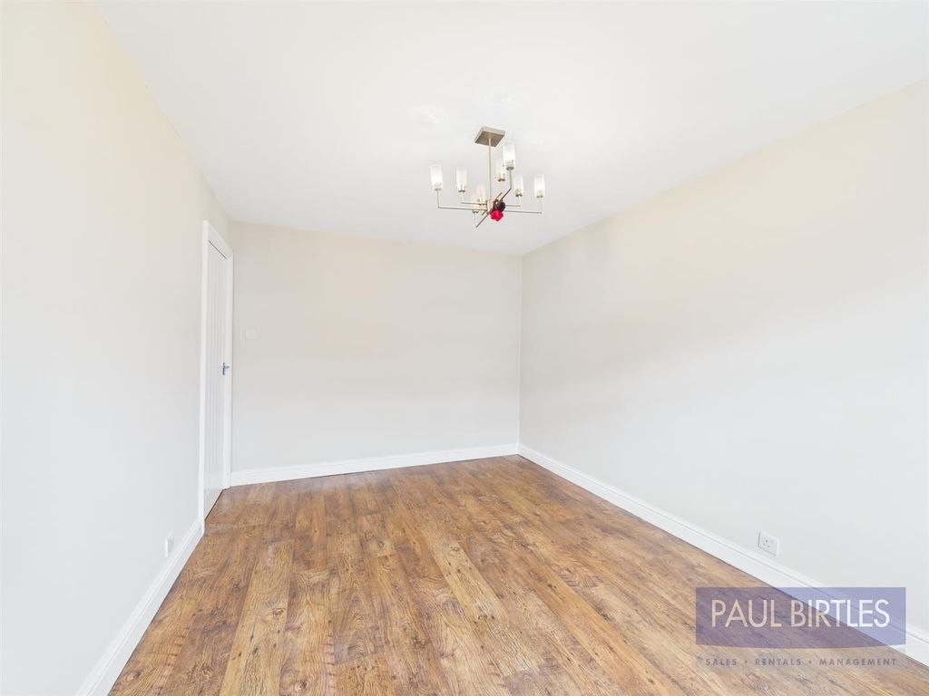 Property photo 3 of 10 Cam04378G0-Pr0278-Still003.Jpg