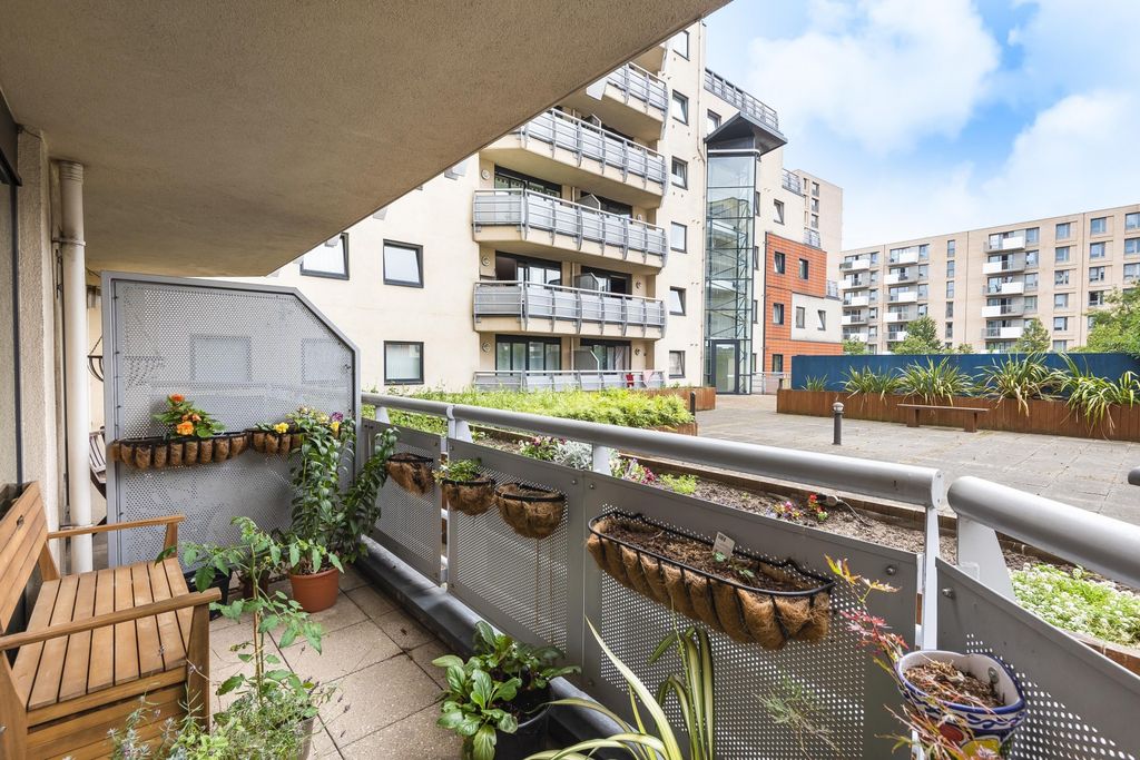 Property photo 2 of 5 Terrece  (Main)