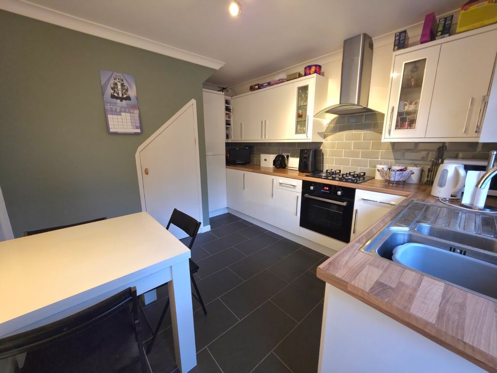 Property photo 3 of 12 Dining Kitchen