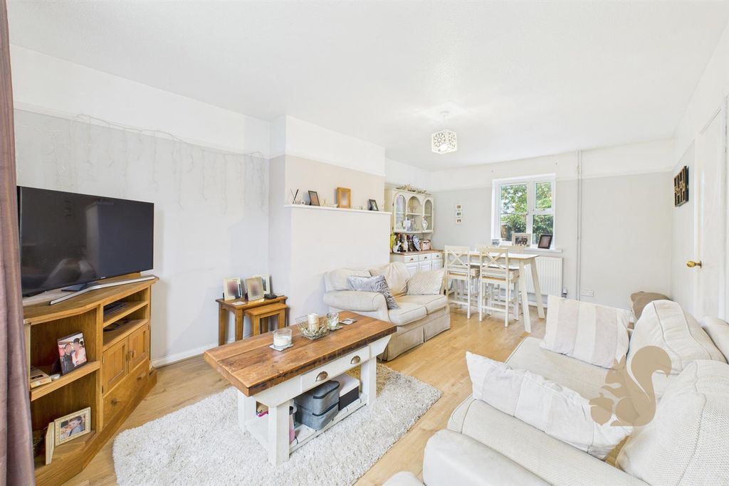 Property photo 3 of 14 Lounge/Diner