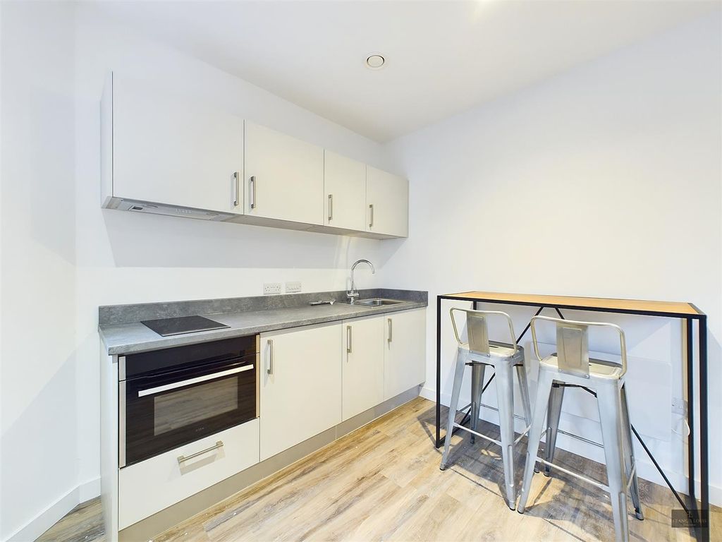 Property photo 3 of 6 Cam02887G0-Pr0333-Still005.Jpg