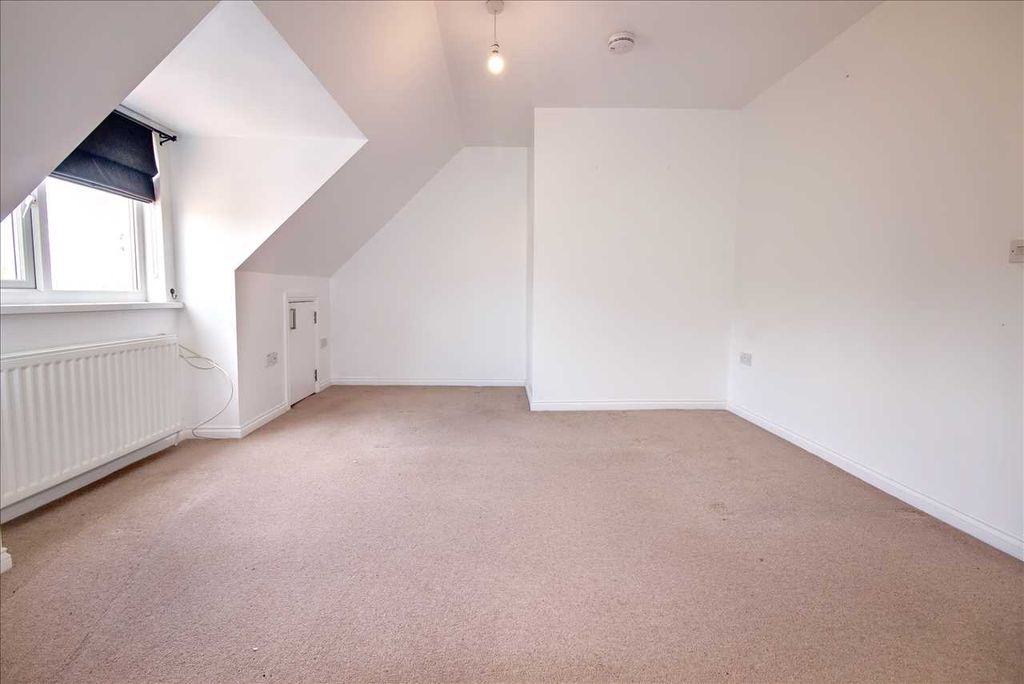 Property photo 2 of 6 Lounge / Open Plan Kitchen