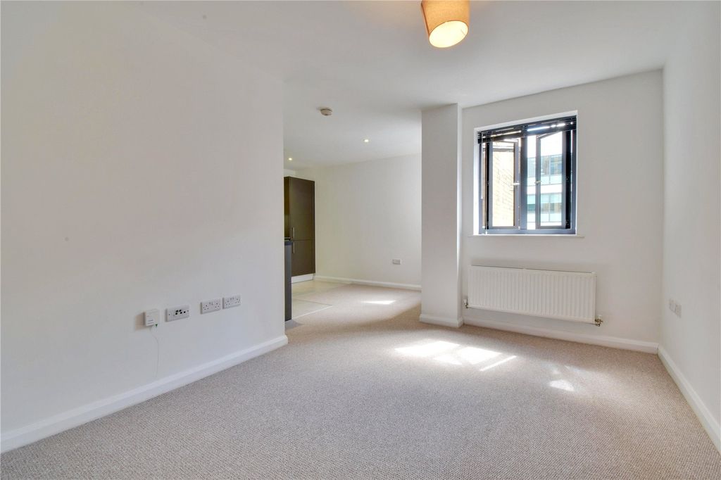 Property photo 3 of 6 Picture No. 04