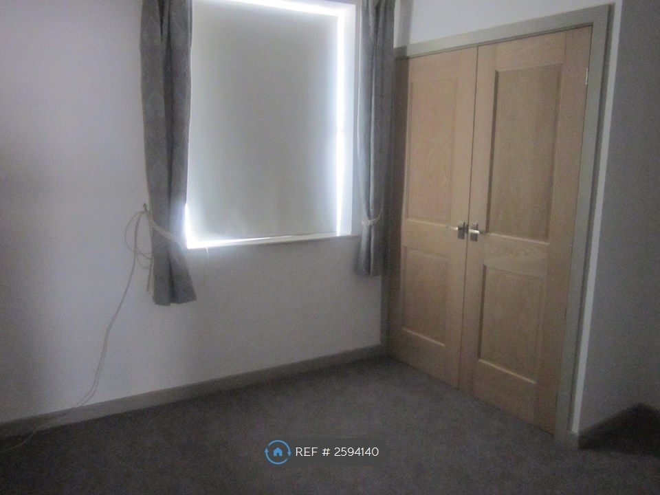 Property photo 3 of 7 Bedroom 2