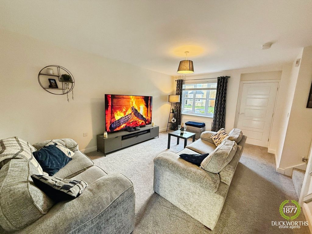 Property photo 2 of 25