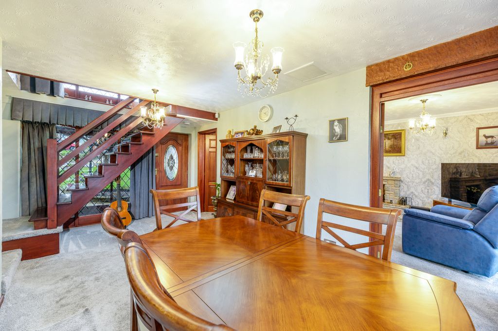 Property photo 2 of 37 08
